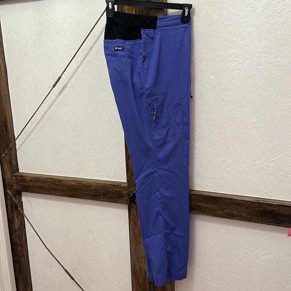 Grey’s anatomy Active scrub set in Blue - Picture 6 of 10